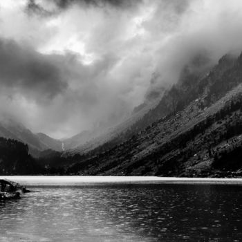 Photographie intitulée "bad weather at the…" par Christian Schwarz, Œuvre d'art originale, Photographie numérique