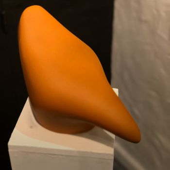 Sculpture titled "Poulette" by Christelle Chanabaud, Original Artwork, Resin
