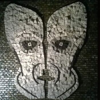 Skulptur mit dem Titel "Talking heads but o…" von Christian Urpani, Original-Kunstwerk, Mosaik