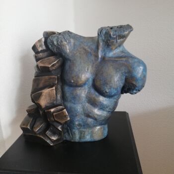 Skulptur mit dem Titel ""Force et fragilité…" von Christiane Bernais, Original-Kunstwerk, Bronze