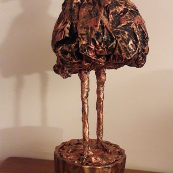 Skulptur mit dem Titel "LA FILLE" von Christiane Guerry, Original-Kunstwerk, Papier