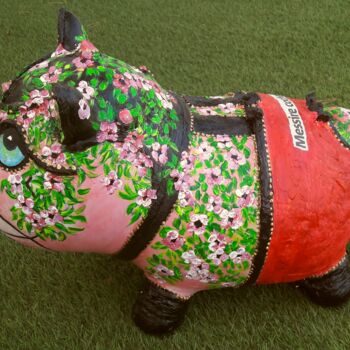 Sculpture titled "THE PIG DIDIER" by Christiane Guerry, Original Artwork, Plastic