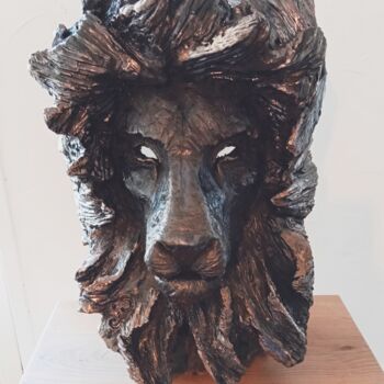 Sculpture titled "Le roi Lion" by Christine Dupont, Original Artwork, Clay