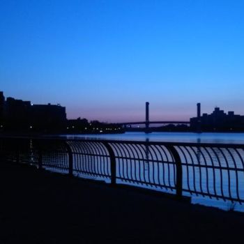 Fotografía titulada "East River Esplanad…" por Christine Natanael, Obra de arte original