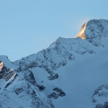 Photographie intitulée "Entre neige et mont…" par Chrisart, Œuvre d'art originale