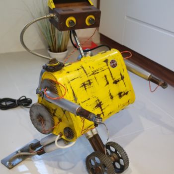 Sculptuur getiteld "Lamp light robot "w…" door Recycled_robots, Origineel Kunstwerk, Metalen
