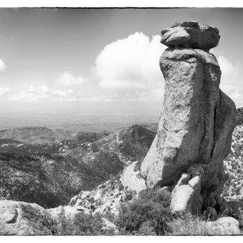 Fotografía titulada "phallic shaped rock…" por Christopher L Smith, Obra de arte original, Fotografía digital