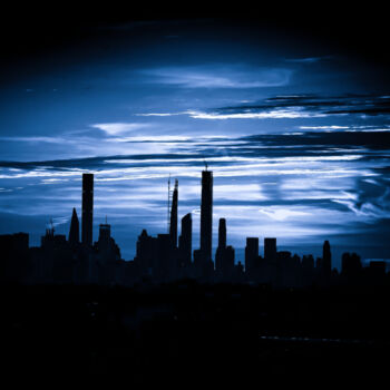 Fotografie getiteld "Manhattan sky blue…" door Chryslene Caillaud, Origineel Kunstwerk, Gemanipuleerde fotografie Gemonteerd…