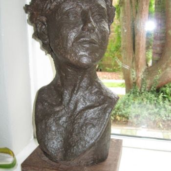 Escultura intitulada "Jonge vrouw" por Cissymartens, Obras de arte originais