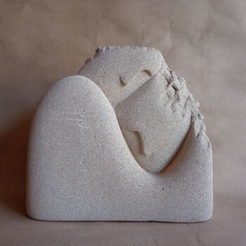 Sculpture intitulée "All You Need Is Lov…" par Cister Silva, Œuvre d'art originale, Béton cellulaire