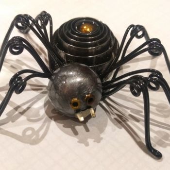 Sculpture intitulée "Petite araignée ron…" par Claire Savail, Œuvre d'art originale, Métaux