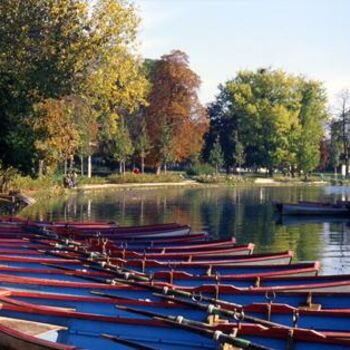 Photographie intitulée "Barques parisiennes" par Chiara D., Œuvre d'art originale