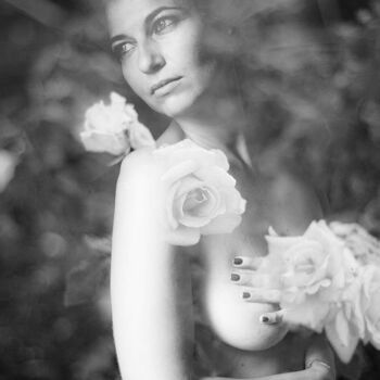 Fotografie getiteld "New roses" door Clara Diebler, Origineel Kunstwerk, Film fotografie Gemonteerd op Aluminium