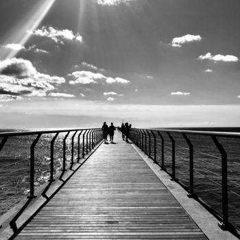 摄影 标题为“Walking on the sea” 由Clara Laven, 原创艺术品, 数码摄影