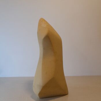 Скульптура под названием "Farka II" - Clark Camilleri, Подлинное произведение искусства, Камень
