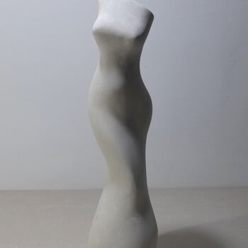 Скульптура под названием "Expanding Torso" - Clark Camilleri, Подлинное произведение искусства, бетон