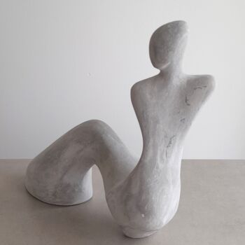 Skulptur mit dem Titel "Nova" von Clark Camilleri, Original-Kunstwerk, Zement