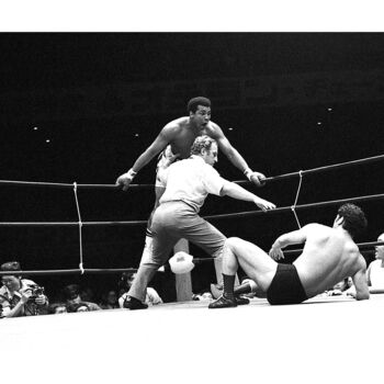 Fotografia intitolato "Muhammad Ali vs Ant…" da Claude Charlier, Opera d'arte originale, fotografia a pellicola