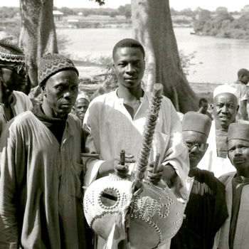 Fotografia intitolato "Griot à Bassé-Santa…" da Claude Guillemet, Opera d'arte originale, Fotografia non manipolata