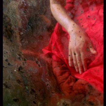 Photographie intitulée "rouge" par Clémentine Mitrani, Œuvre d'art originale