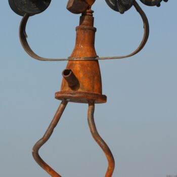 「Weightlifter」というタイトルの彫刻 Clive Manuelによって, オリジナルのアートワーク, 金属