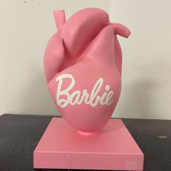 Sculpture intitulée "Heart Barbie" par Cobo, Œuvre d'art originale, Résine