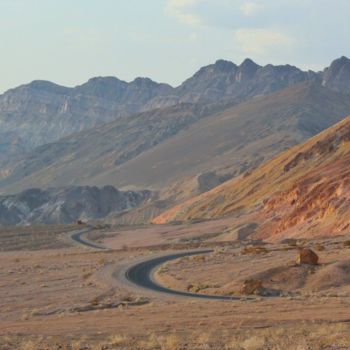 Fotografia intitolato "death valley road" da Corentin Thauvin, Opera d'arte originale, Fotografia digitale