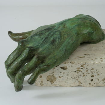 Sculpture titled "main au repos" by Colette Jotterand-Vetter, Original Artwork