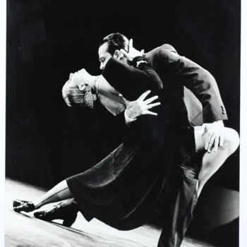 Photographie intitulée "Guillermo & Cecillia" par Collection Tango, Œuvre d'art originale, Photographie argentique Monté sur…