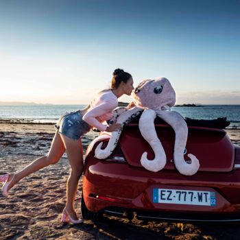 Photographie intitulée "Beetle on the beach!" par Ifig, Œuvre d'art originale, Photographie numérique