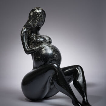 Sculpture intitulée "Femme qui porte la…" par Corbello, Œuvre d'art originale, Béton cellulaire