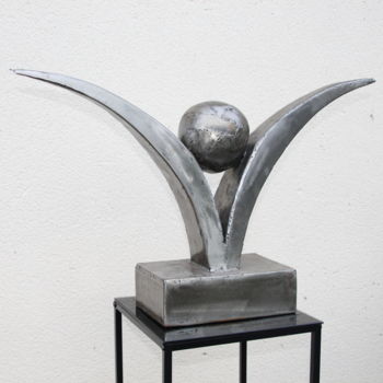 Sculpture titled "victoire" by Philippe Affagard, Original Artwork, Metals