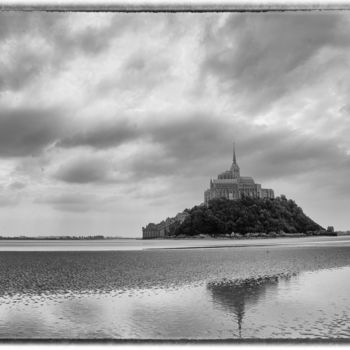 Fotografia intitulada "Mont saint michel" por Cosmina Lefanto, Obras de arte originais, Fotografia digital