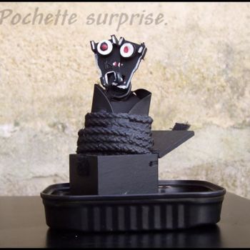 Sculpture titled "Pochette surprise" by Cricri99, Original Artwork