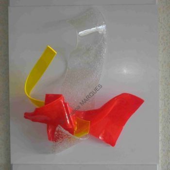 Sculpture intitulée "L'Envol" par Cristina Marquès, Œuvre d'art originale, Plastique Monté sur Plexiglas
