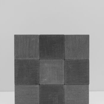 Скульптура под названием "Damier" - Cubeart Boitoart, Подлинное произведение искусства, Пластмасса