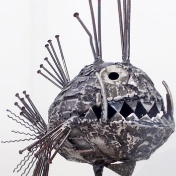 제목이 "Metal fish 1"인 조형물 Musetrap Design Jugoslav Sivić로, 원작, 금속