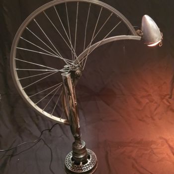 Escultura titulada "Lampe VTT" por D.S.A.Rt, Obra de arte original, Metales