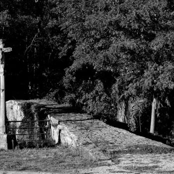 Fotografia intitolato "Pont des Romains" da Daniel Thomas, Opera d'arte originale, Fotografia digitale Montato su Telaio per…