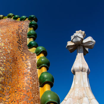 Photographie intitulée "Casa Batllo" par Dancho Atanasov, Œuvre d'art originale, Photographie numérique