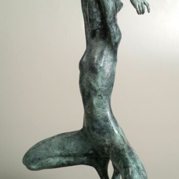 Skulptur mit dem Titel "broken symmetry" von Daniel Baharier, Original-Kunstwerk
