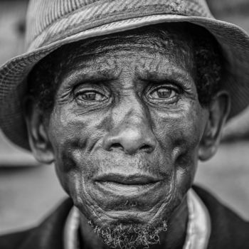 Fotografía titulada "Portrait rwandais" por Daniel Roblin, Obra de arte original, Fotografía digital