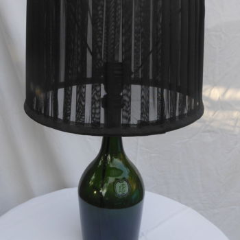 Design intitulée "lampe bouteille" par Nanacha, Œuvre d'art originale, Luminaire
