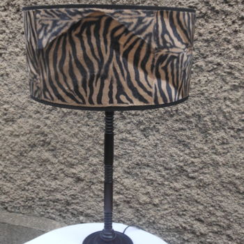 Design intitulée "LAMPE TIGRE" par Nanacha, Œuvre d'art originale, Luminaire