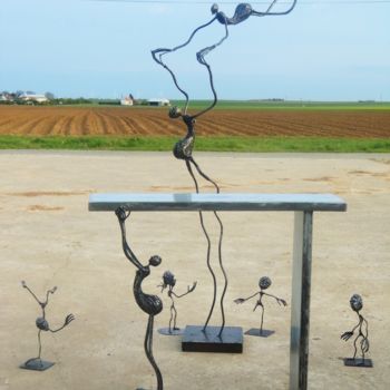 Sculptuur getiteld "console-et-acrobate…" door Didier Dantras, Origineel Kunstwerk, Anders