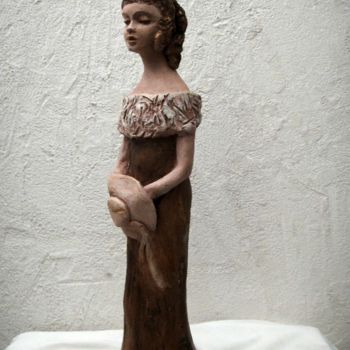 Sculpture titled "Femme à la capeline…" by Danielle Benotto, Original Artwork, Terra cotta