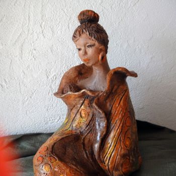 Sculpture intitulée "Mama" par Danielle Benotto, Œuvre d'art originale, Terre cuite