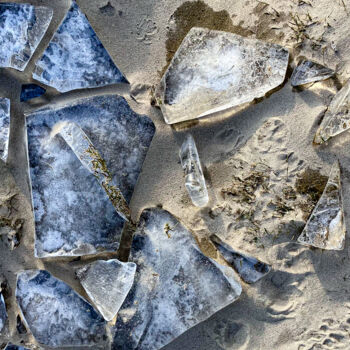 Fotografia intitulada "Ice on Sand" por Darya Insight, Obras de arte originais, Fotografia Não Manipulada