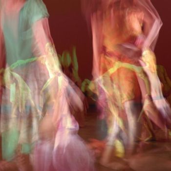 Digitale Kunst mit dem Titel "Zwischen Tanz und T…" von Anne-Marie Grenacher, Original-Kunstwerk