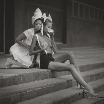 Fotografie mit dem Titel "Milk Maids" von Dasha & Mari, Original-Kunstwerk, Analog Fotografie